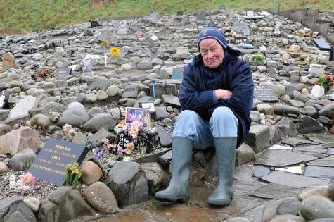 Cullen Pet Cemetery ,Help Mr Stephen Findlay recognised for his 25 years of service to Cullen 