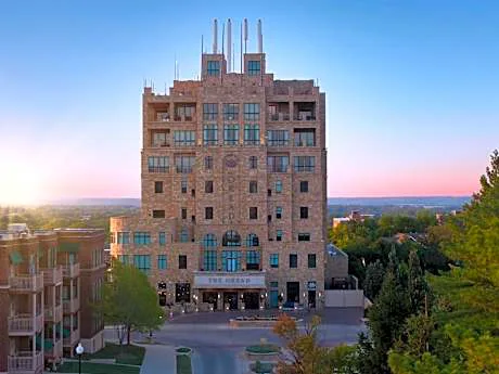 Stop the Oread Inn!