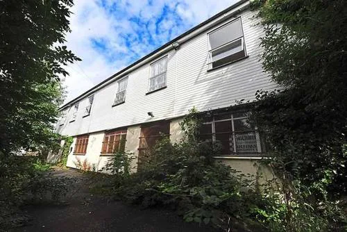 Objection to 120 Himley Road to become 22 bed-sit HMO