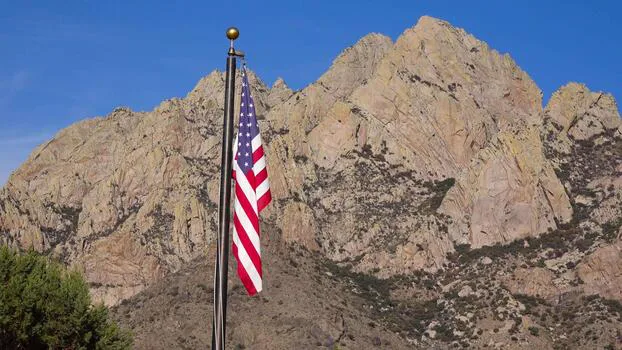 Leave the US Flags on Thunderbird Mountain Park.