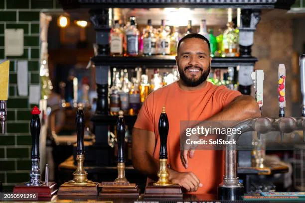 Let's keep Darryl Thompson -- Manor's best bartender!