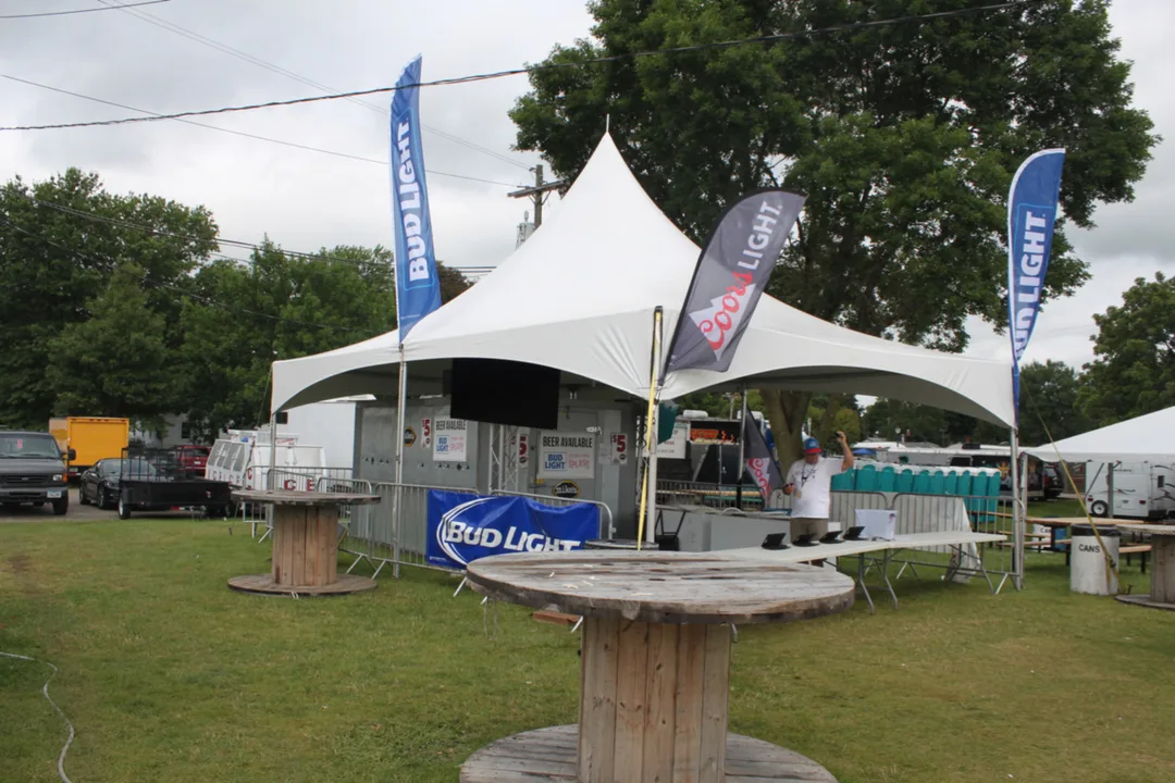 If you would like to see Warsaw Jubilee Days be able to sell beer at the concert this year, please sign!! PLEASE INCLUDE YOUR ADDRESS!!