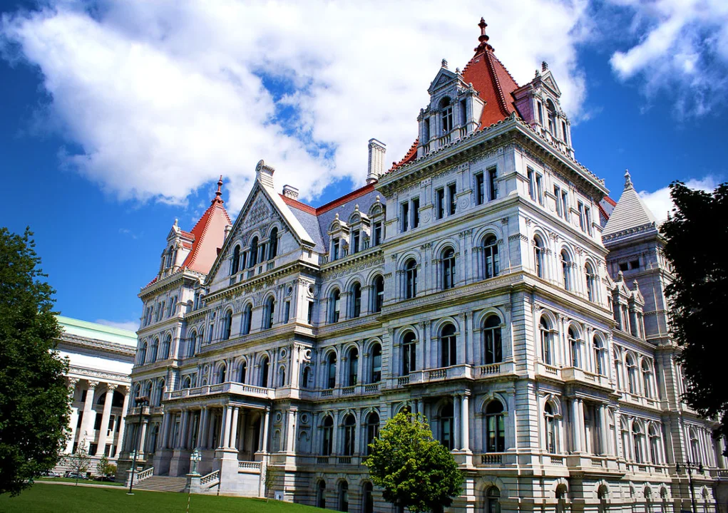 I Pledge to Move Out of NY Within 2 Years if Cuomo is Re-Elected