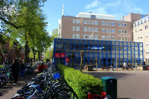 Petitie tegen clustering bij Letteren/petition against clustering at the FoA.