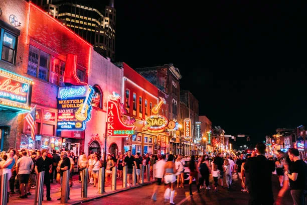 Give Belfast a longer nightlife!