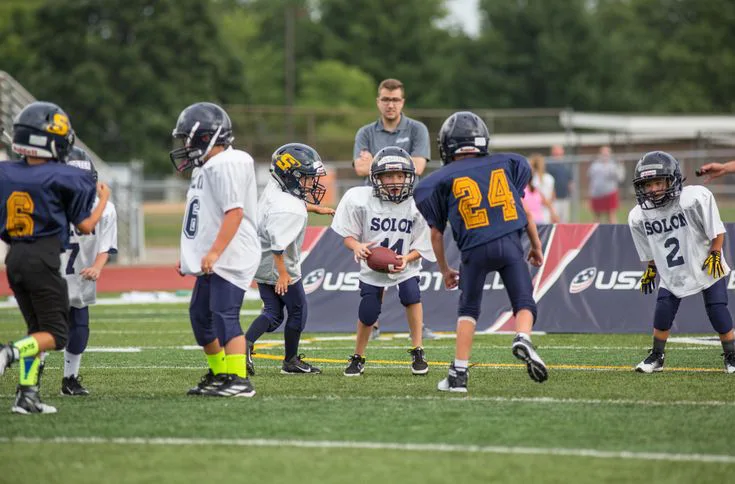Let the KIDS PLAY football !