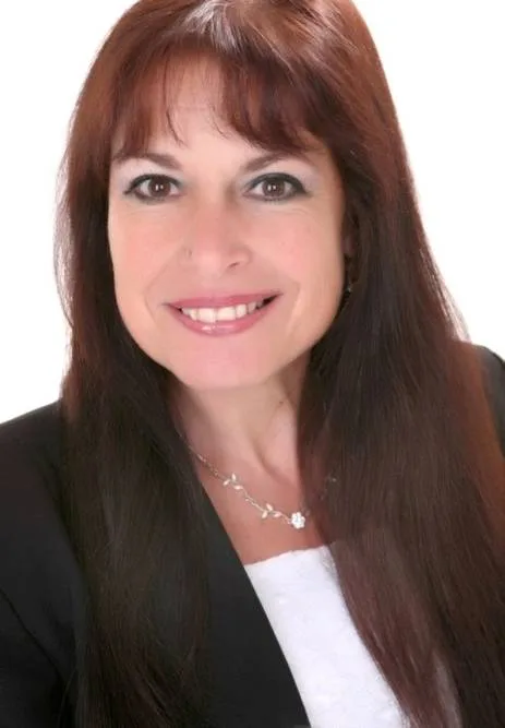 Keep Shoshi Greenfield as Strelitzia Estate Manager