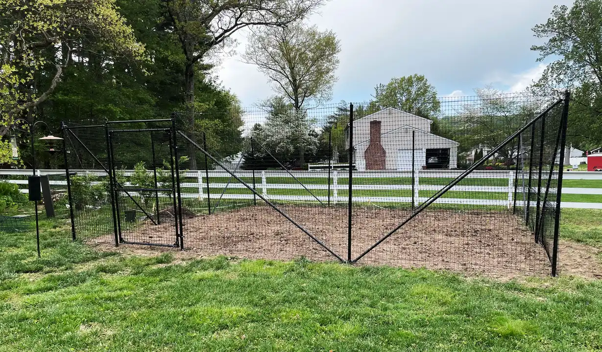 Support 8701 Don Carol Drive coyote and deer fence