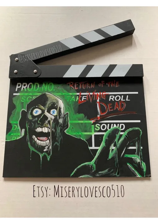 help violet join the scary movie club