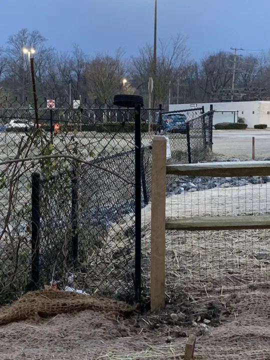 Keep Security Fence between MTA Lot and our Neighborhood