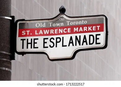 Rename/renommez Esplanade to/