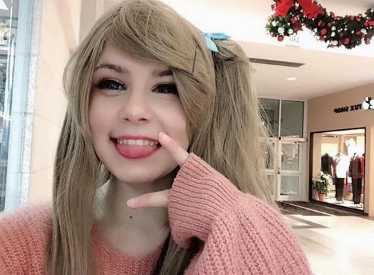 Kat Hosts Meme Review