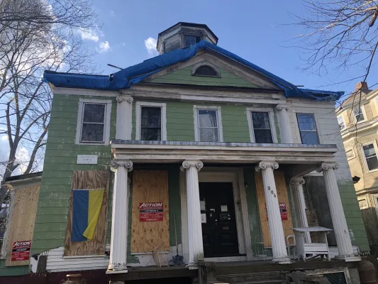 Save 305 Chestnut Avenue from the wrecking ball