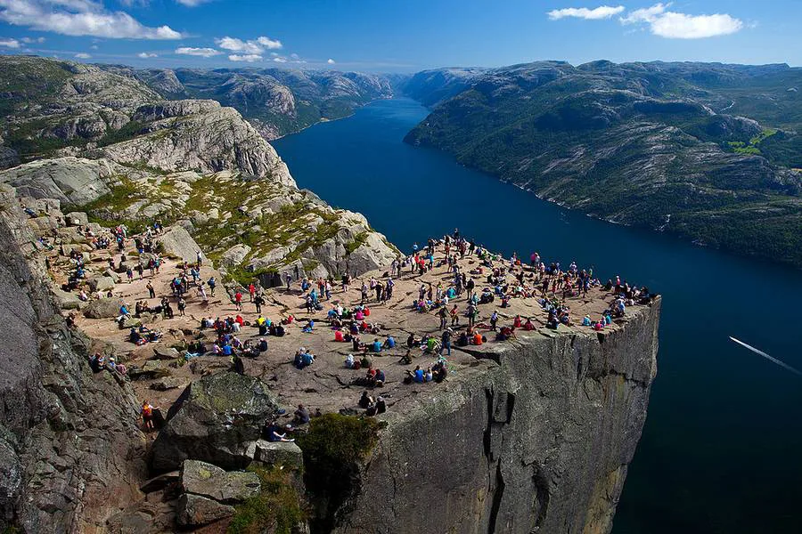 Please extend the port time at Stavanger so there is time to hike Pulpit Rock