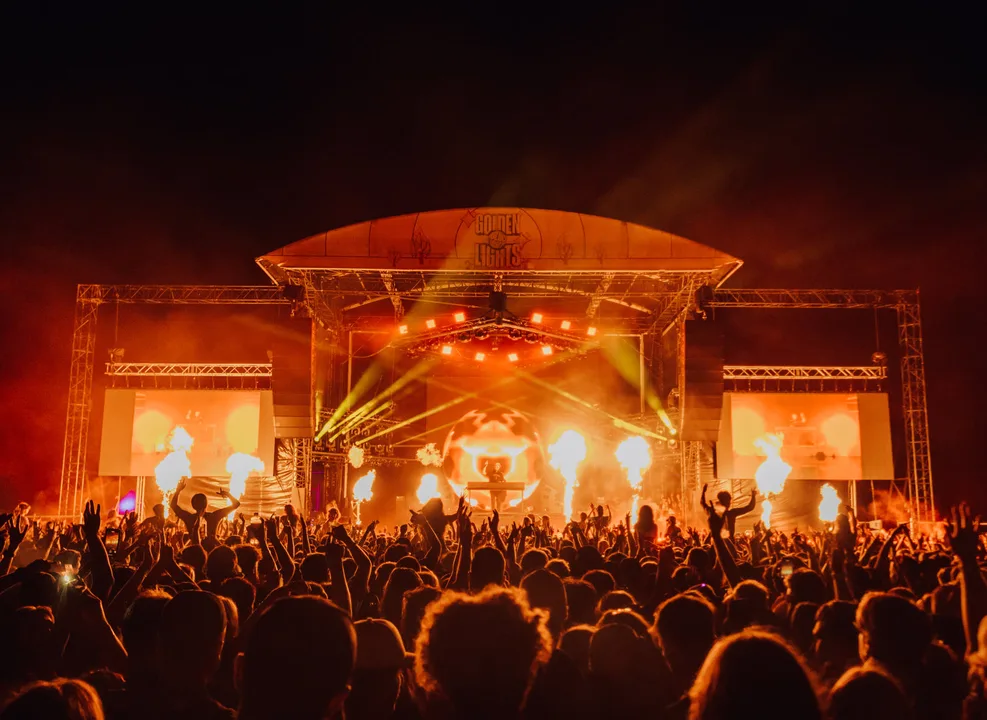 Auckland Arcade Fire + LCD Sideshow = Bitchin\'