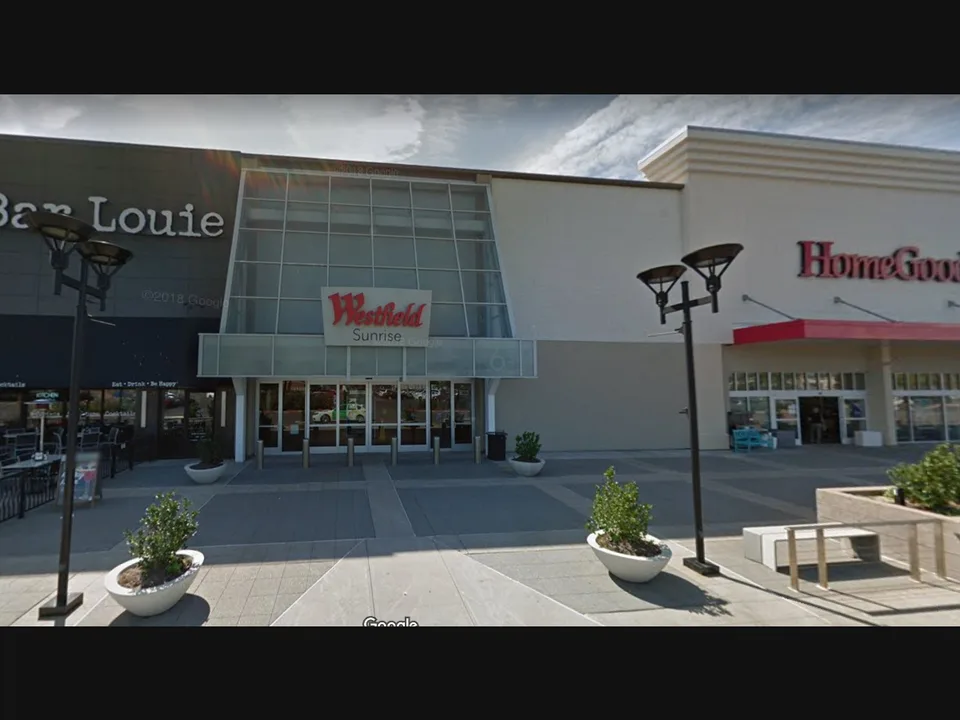 Keep Pets4Luv Rescue Shelter in the Sunrise/Westfield Mall
