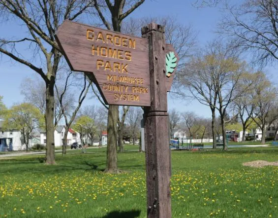 Petition in favor of a dog park at Lincoln Park