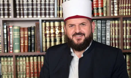 E duam kthimin e Dr. Shefqet Krasniqi-t në detyrën e Imamit.