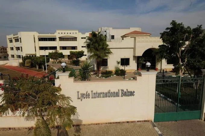 Petition to review Lycée Balzac fees payment policy