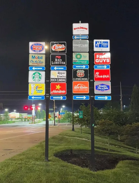Turn lane on Route 45 into the Wrightway Plaza