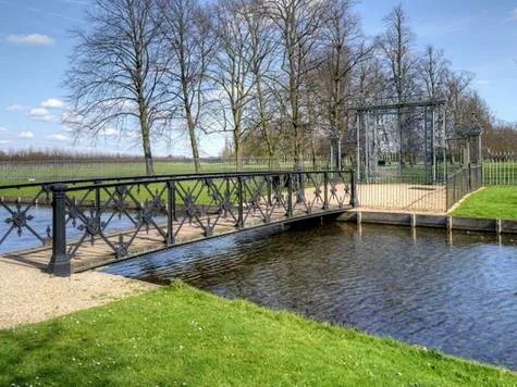 Locals access to Hampton Court Gardens