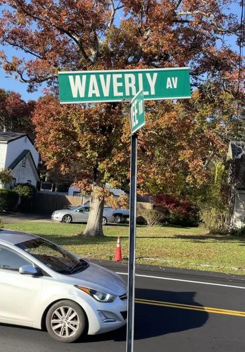 Waverly Avenue Needs Stop Signs
