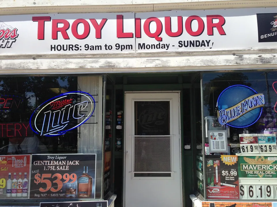 TROY LIQUOR
