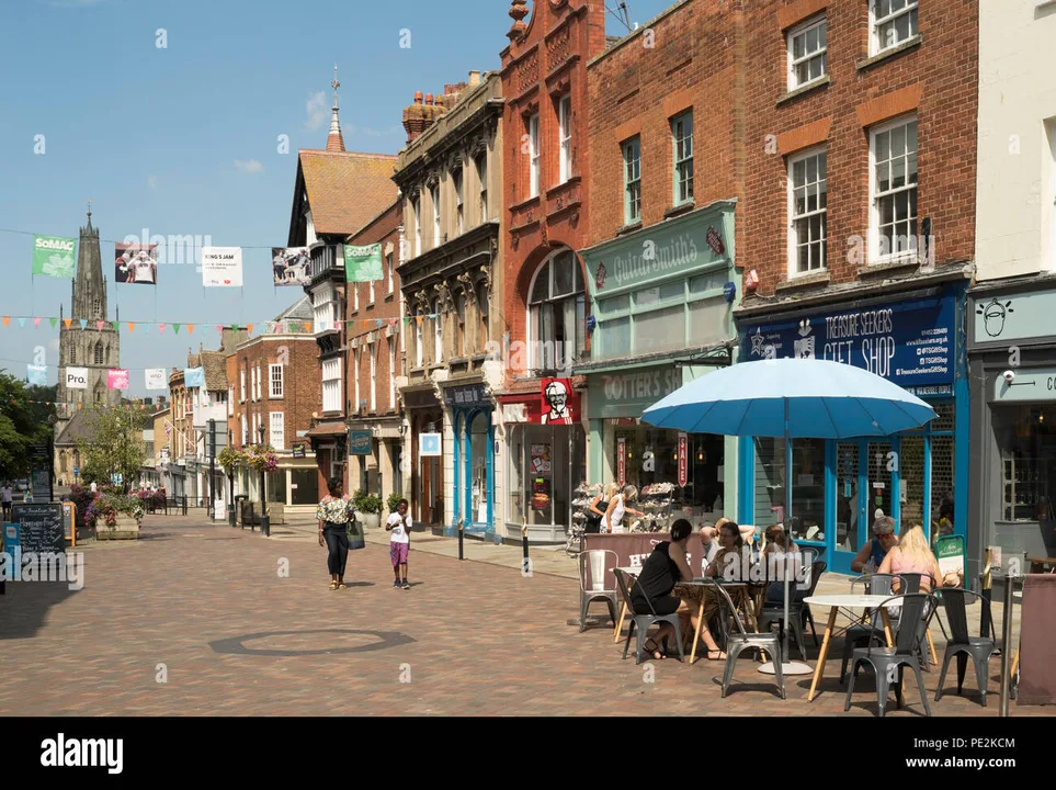 Outside sitting, give more "life" to Regent street!