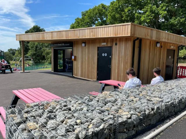 build a toilet block in morton stanley park area in redditch