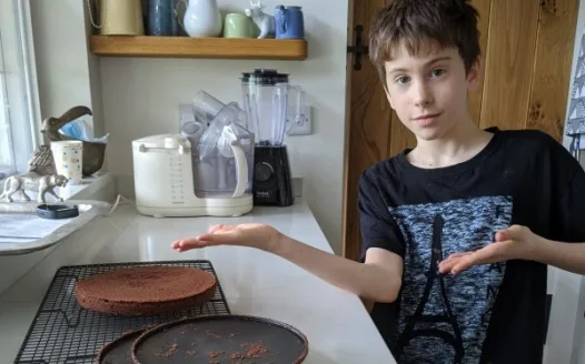 Make my younger brother give me his cake
