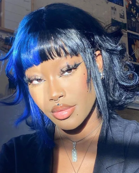 Petition for Jeanette to dye her hair black and blue again