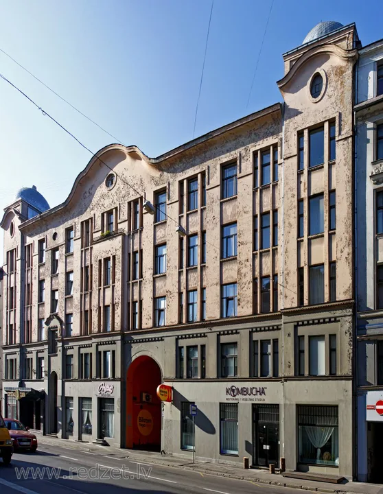 Dzīve bez jēgas?