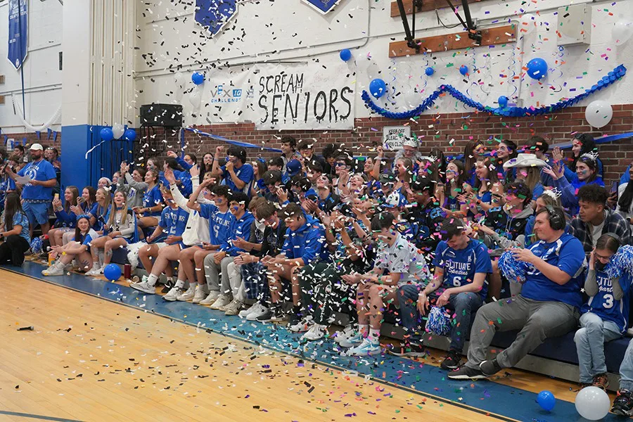ALLOW UNDERCLASSMEN TO GO TO CLASS DAY!!!!!