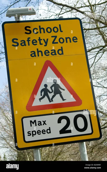 Lower speed limit to 30 mph outside Aston Fence School
