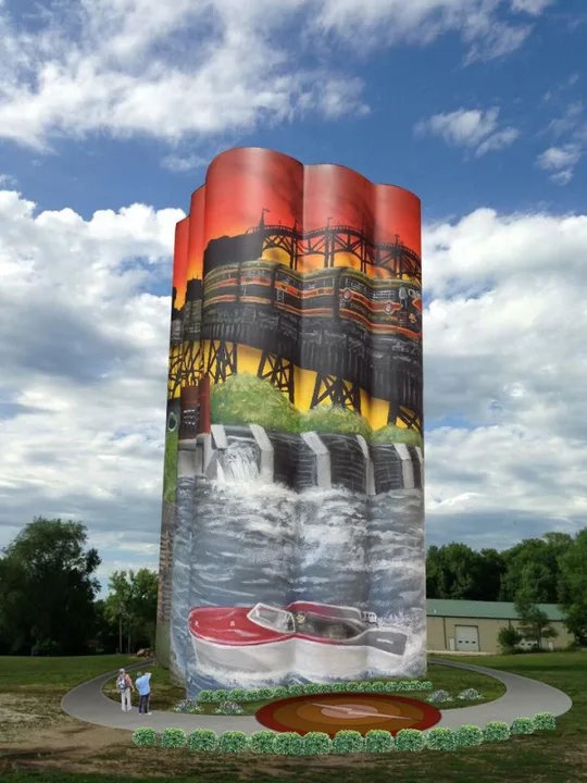 Fort Dodge silo painting