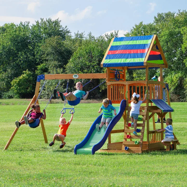 Variance Request for Playscape in front yard of 100 E Lisa