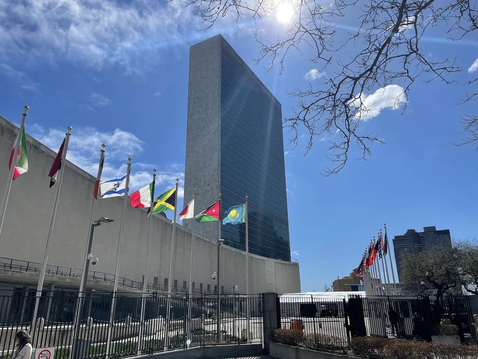 Support Canada's autonomy at the UN