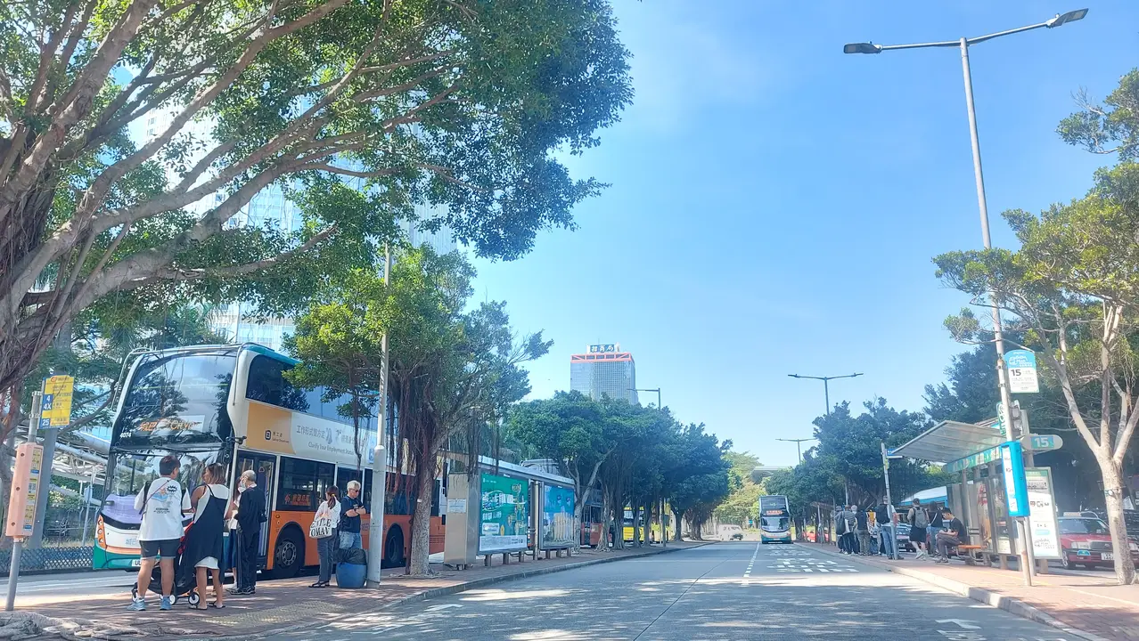 反對中環碼頭巴士總站停止運作 Against the stop operating of Central Pier's Bus Terminus.