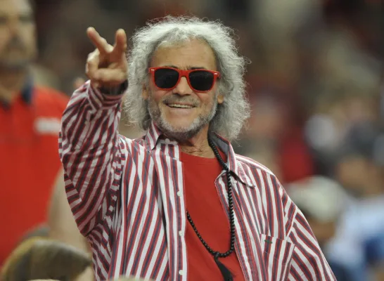 The square needs a statue of Ronzo Shapiro