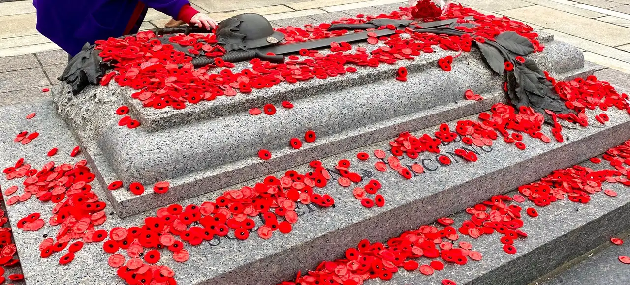 Remembrance Day should be a Holiday in Canada