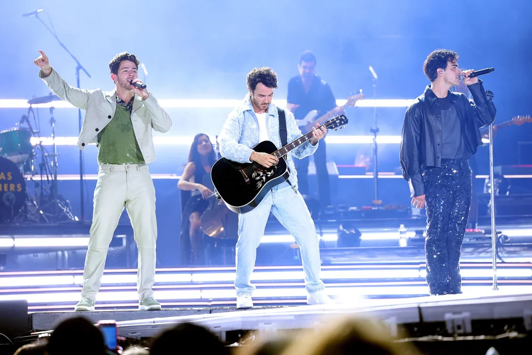 Jonas Brothers to come to Cairns, QLD Australia!