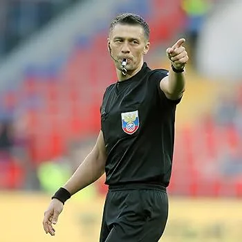 Re-train Howard Webb 