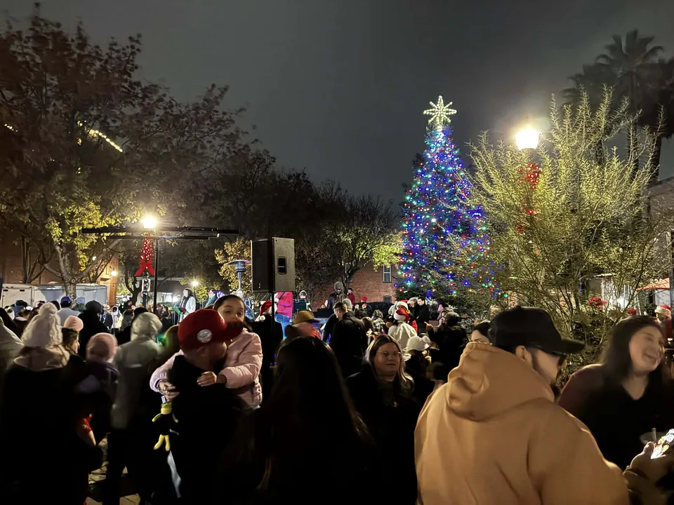 HAWTHORNE TREE LIGHTING AND PARADE