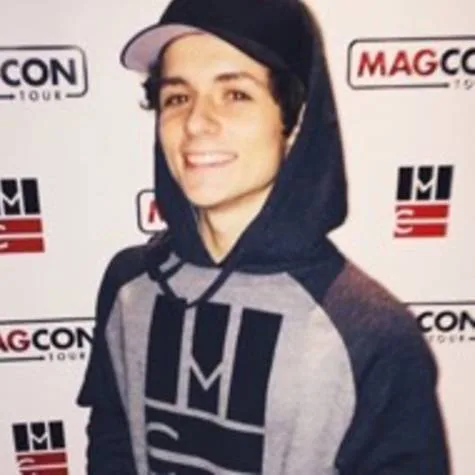 Dylan Dauzat To Magcon Europe/UK! <3