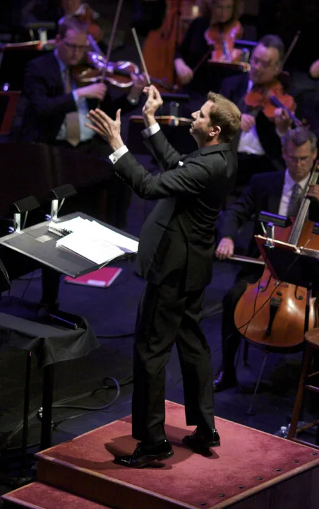 Mr. Snyder, please use the iconic John Williams "Superman" score as part of your "Man Of Steel" movie.