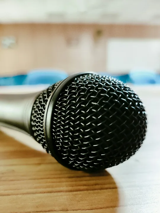 Take Away levi bittons and itche's mic