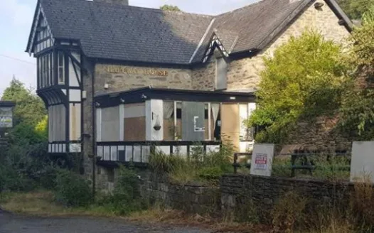 Halfway Hotel, Bontddu