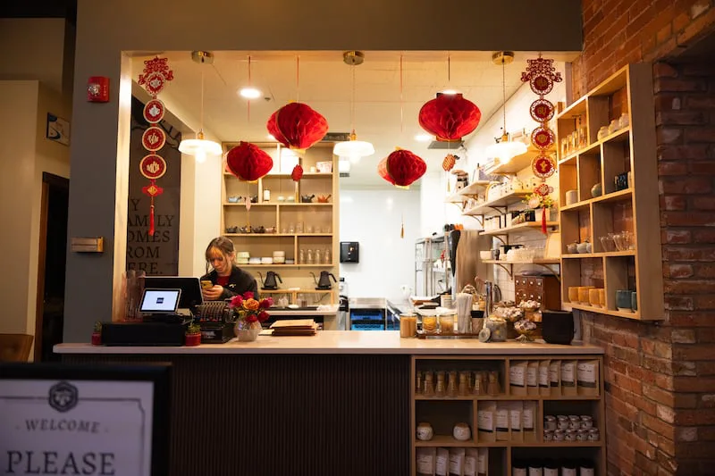 Allow The Apple Tree Teahouse to have an extension of their alcohol licence from 5pm - 10pm Thursday - Saturday and Sundays