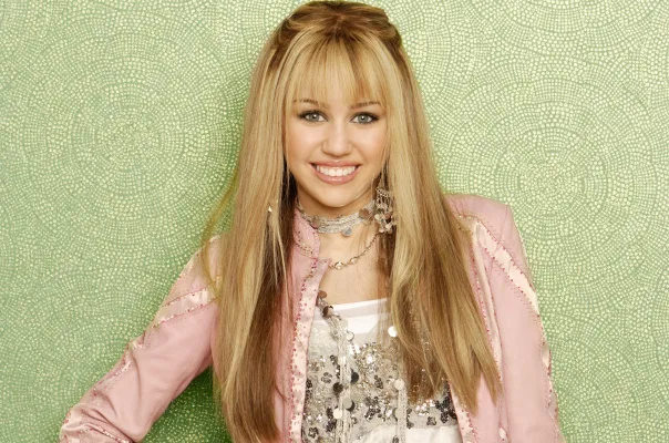 Petition for Miley Cyrus to do a throwback Hannah Montana Concert