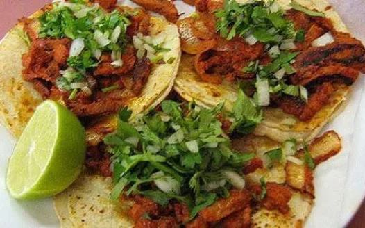 Petición para que Jesús le piche los tacos a su novia
